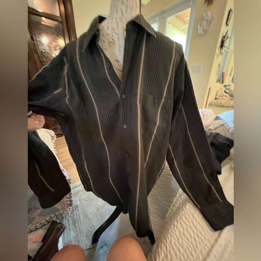 Haggar size large beautiful men’s shirt like new!